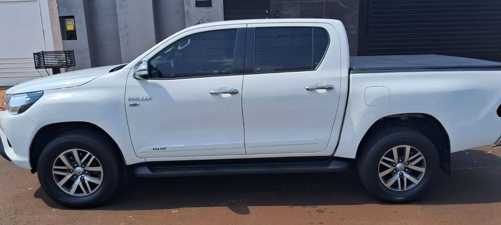 Toyota Hilux srv - foto 1